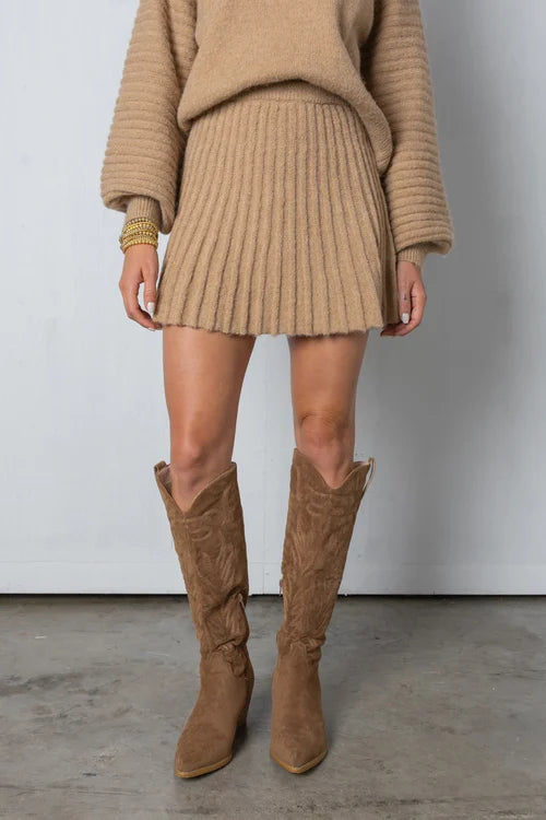 Force | Elegant sweater and pleated skirt nina