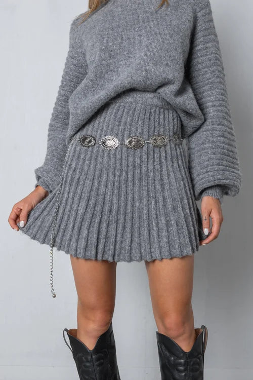 Force | Elegant sweater and pleated skirt nina