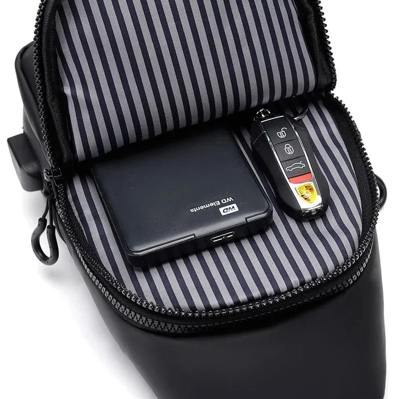 SyncPack™ – Waterproof shoulder bag with USB port