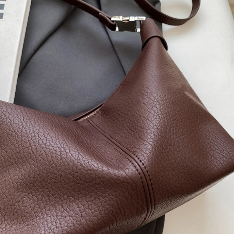Force | Roly Shoulder Bag