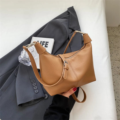 Force | Roly Shoulder Bag