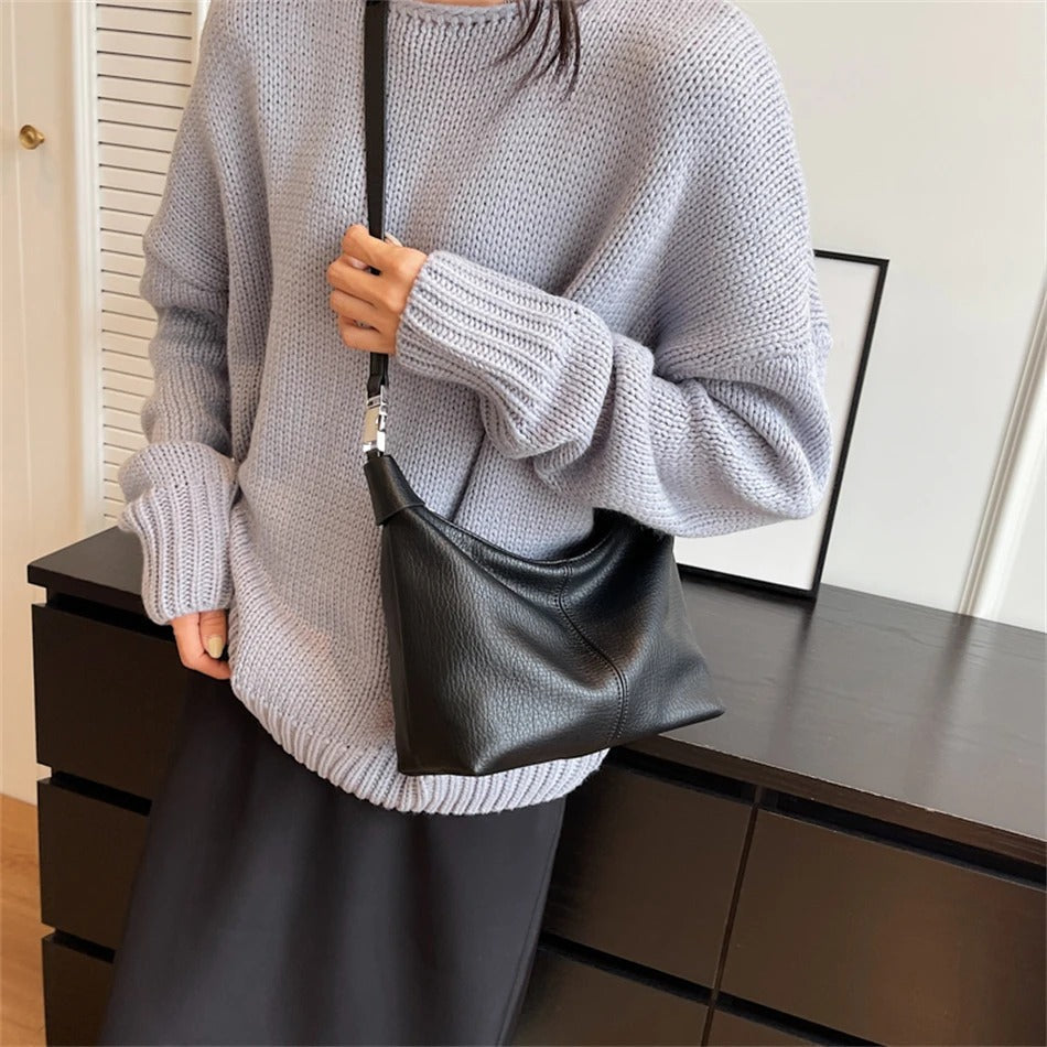 Force | Roly Shoulder Bag