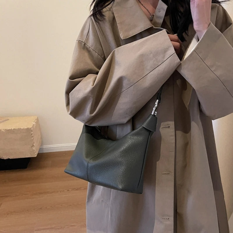 Force | Roly Shoulder Bag